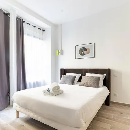Ballu Place De Clichy Cosy Parigi